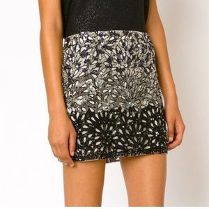 🍾💋EUC Alice + Olivia Silver & Black sequin Embellished Mini Skirt 6💋🍾